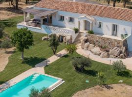 Villa Super Lusso e Design con Piscina, hotel in San Pantaleo