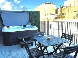 Modern Apartment with Jacuzzi & Sea views