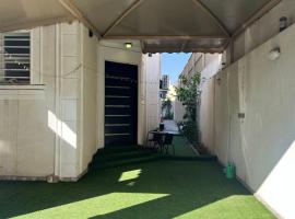 دور في المحالة 2 مجالس 3 غرف نوم，艾卜哈的Villa