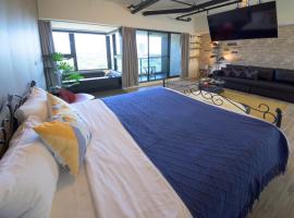 宜蘭頭城A Happy Birthday 私人溫泉 海景 蘭陽夜景大陽台無邊際泳池, hotel a Toucheng