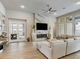 HTX Luxe Vibes w Private Pool & Spa - Perfect 4 Groups & Family