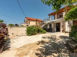 1 Bedroom Lovely Apartment In Ljubac