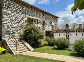 Gîte tout inclus avec terrasse, jardin et parkings, proche Puy-en-Velay et chemins de randonnée. - FR-1-582-323