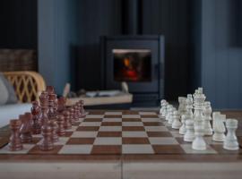 NEW! The Black Box - 3 Bedroom Sanctuary, hotel in Methven