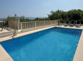Pet Friendly Home In Bol, Hotel in Bol