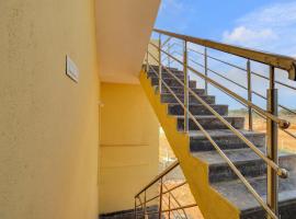 Hotel O SG TRINETRA RESIDENCY, hotel v destinaci Bālānagar