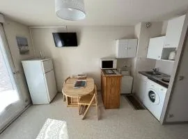 Studio à 400m des plages - 3 couchages - Garage inclus - FR-1-738-50
