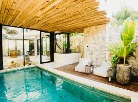 Villa KHAYU Seminyak Cozy 2BR Villa - Only 900 Meters to the Beach