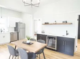 Jennifer's Stylish & Modern Broadway Getaway