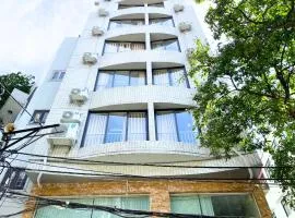 Khách sạn Hồ Giám