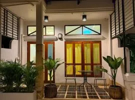 Spacious 2 Bedroom House In City Centre