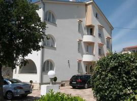 Garfild Guest house, smještaj uz plažu u Novom Vinodolskom