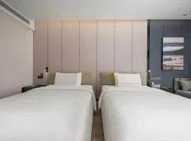 Atour Hotel Cixi Shanglinfang Yintai Department Store