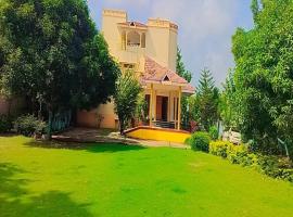 Sri Sai Palace Muttukadu, hotel v destinaci Navalur