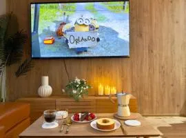 Work from home, King bed, 4-minute walk to station and convenience store, 65 TV, Netflix, Moka pot