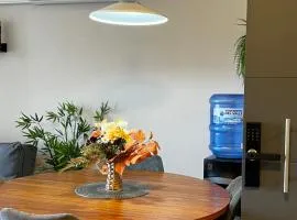 Nuevo departamento 2 habitaciónes , 1 cama matrimonial, 1 litera , parking privado, wifi