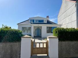Bungalow by the Sea, Moelfre, μπανγκαλόου σε Moelfre