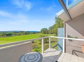 Luxurious 2-Bedroom Spa Apartment with Ocean Views