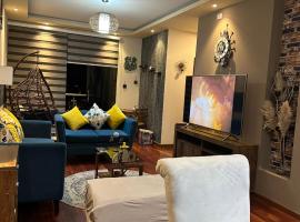 Departamento de lujo domotizado en la mejor zona de Cochabamba, frente al Paseo Aranjuez, hotell i Cochabamba