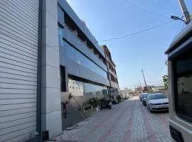 Hotel JB Residency Zirakpur Chandigarh # Parking # Lift # Large Rooms # Property of the Year