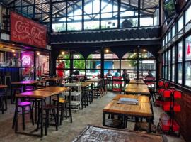 The B Ranong Trend Hotel, hotel poblíž Letiště Ranong - UNN, Ranong