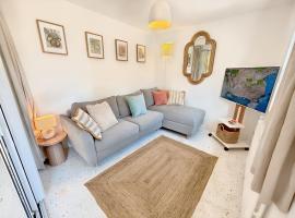 La Maison de Ranville - Entre Caen & la Mer avec jardin et parking gratuit, hotel i Ranville