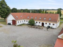 Margretehøj Manor In Scenic Surroundings, hotel v destinaci Rimsø