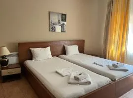 Family Hotel Square
