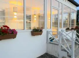 Guba white house