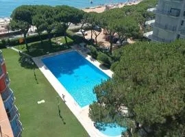 Opening Doors Palmeras - Bright Apartment with Two Balconies and a Seaside Pool