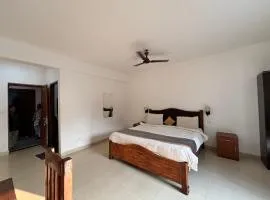Hotel East Residence