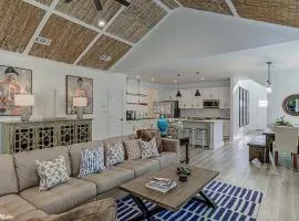 3BD Retreat for 6 Near Lake LBJ with Fire Pit & Patio