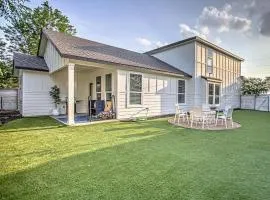 3BD Retreat for 6 Near Lake LBJ with Fire Pit & Patio