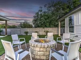 6BD Retreat for 14 with Fire Pit Patio & Lake Access