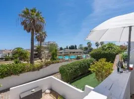 Blue Horizon Apartment