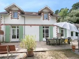 Maison familiale, 200m mer 10 adultes 2 enfants