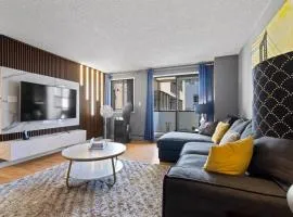 Modern 2 bedroom next to Stampede, 17th w Parking