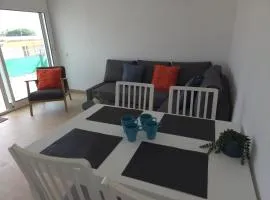 Beachside Renovated 1BR apt -109
