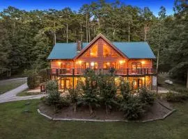 Secluded Mountain Cabin close to Helen, Georgia, Perfect for a Family Getaway