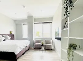 Comfortable Room w Private Bathroom & Fast WiFi