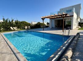 Sunrise Villa with Pool by TrulyCyprus, hotel in Perivolia