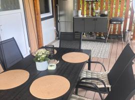 Bungalow Camp Velenje、ヴェレニエのホテル