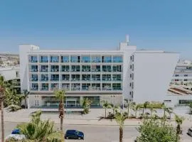 Seasons Hotel (Adults Only)