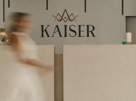 Kaiser Resort &ndash; hotel w mieście Dh&euml;rmi