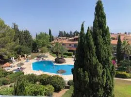 Limnaria - 3BR Apt, Pool, Walk to Beach, Sleeps 6