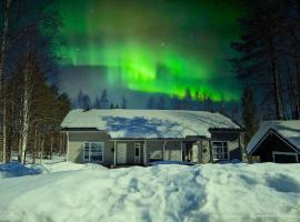 Sy&ouml;tteen Helmi - loistosijainti!, отель с парковкой в городе Сиоте