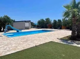 Mobile Homes L & L with shared pool