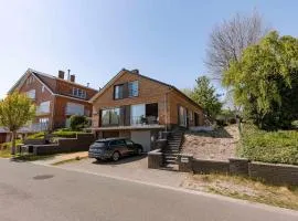 Huswell - Villa Near Beach with Double Parking