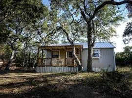 Rustic Dog-Friendly Cabin with Private Deck and Hot-Tub in Texas