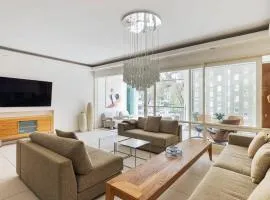 Tel Avivian Spacious by Gordon Beach!